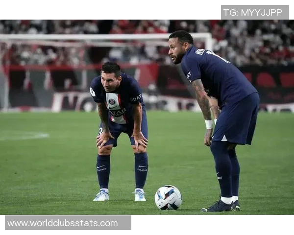 巴黎与第戎精彩对决赛果揭晓球迷热议比赛亮点与表现分析